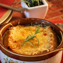 Zwiebelsuppe mit Einlage